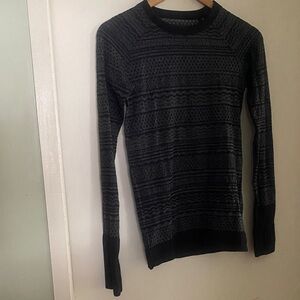 NWOT Lululemon size 6 long-sleeve top